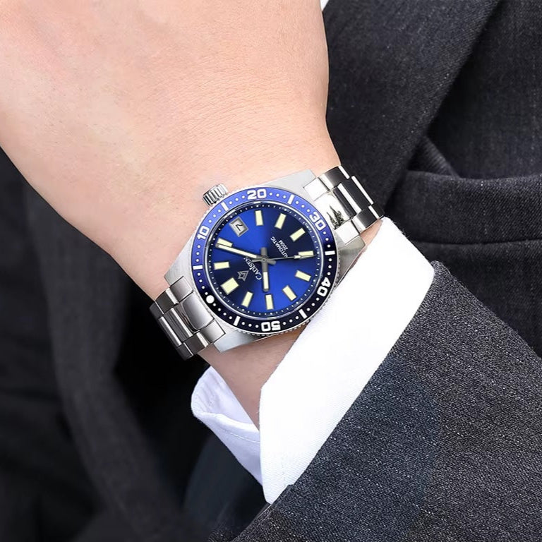 Cadisen C8207M Dive Watch With Bracelet blue wrist