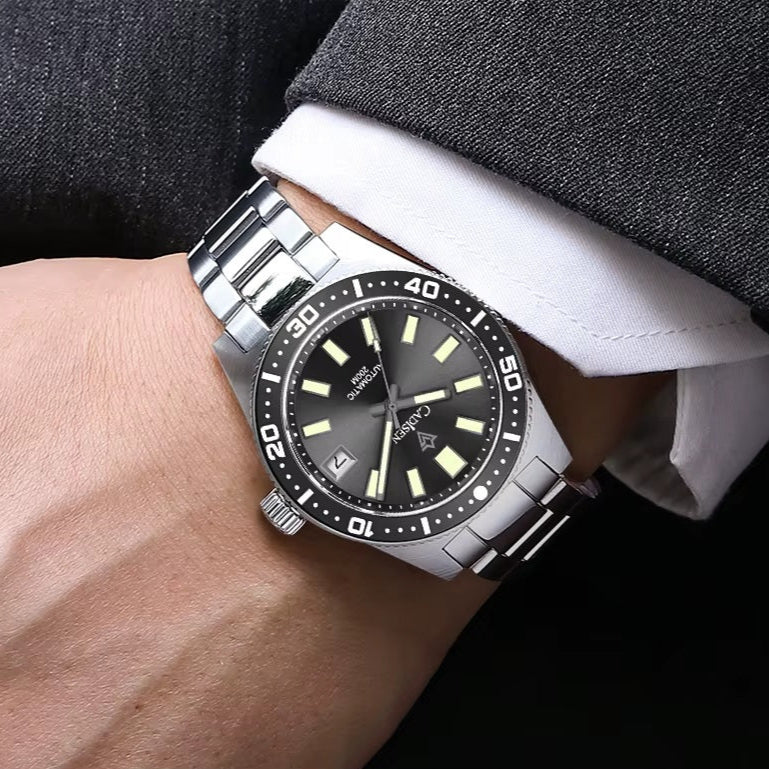 Cadisen C8207M Dive Watch With Bracelet gunmetal wrist