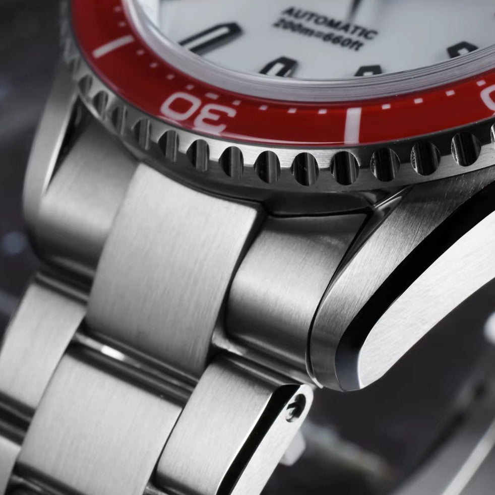 San Martin SN0129 Dive Watch Lugs