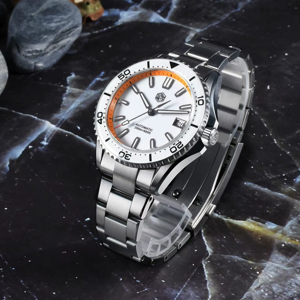 San Martin SN0129 Dive Watch White Display